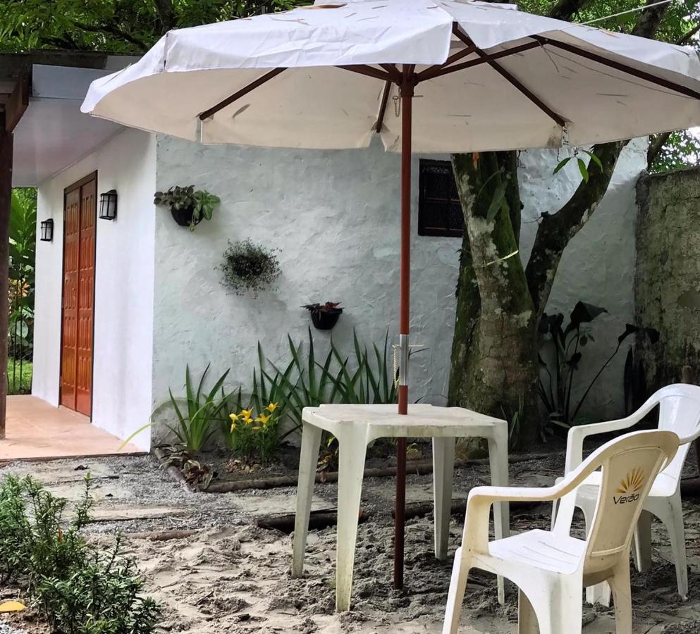 Casa A Beira Do Rio Jaguareguava Na Mata Atlantica Em Bertioga Sp Villa Екстериор снимка