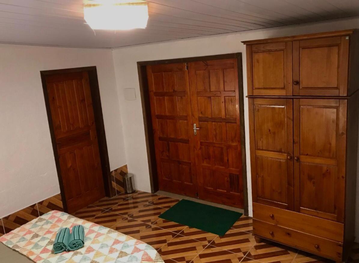 Casa A Beira Do Rio Jaguareguava Na Mata Atlantica Em Bertioga Sp Villa Екстериор снимка