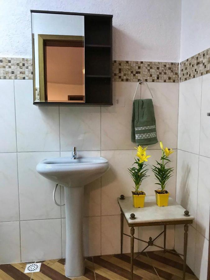 Casa A Beira Do Rio Jaguareguava Na Mata Atlantica Em Bertioga Sp Villa Екстериор снимка