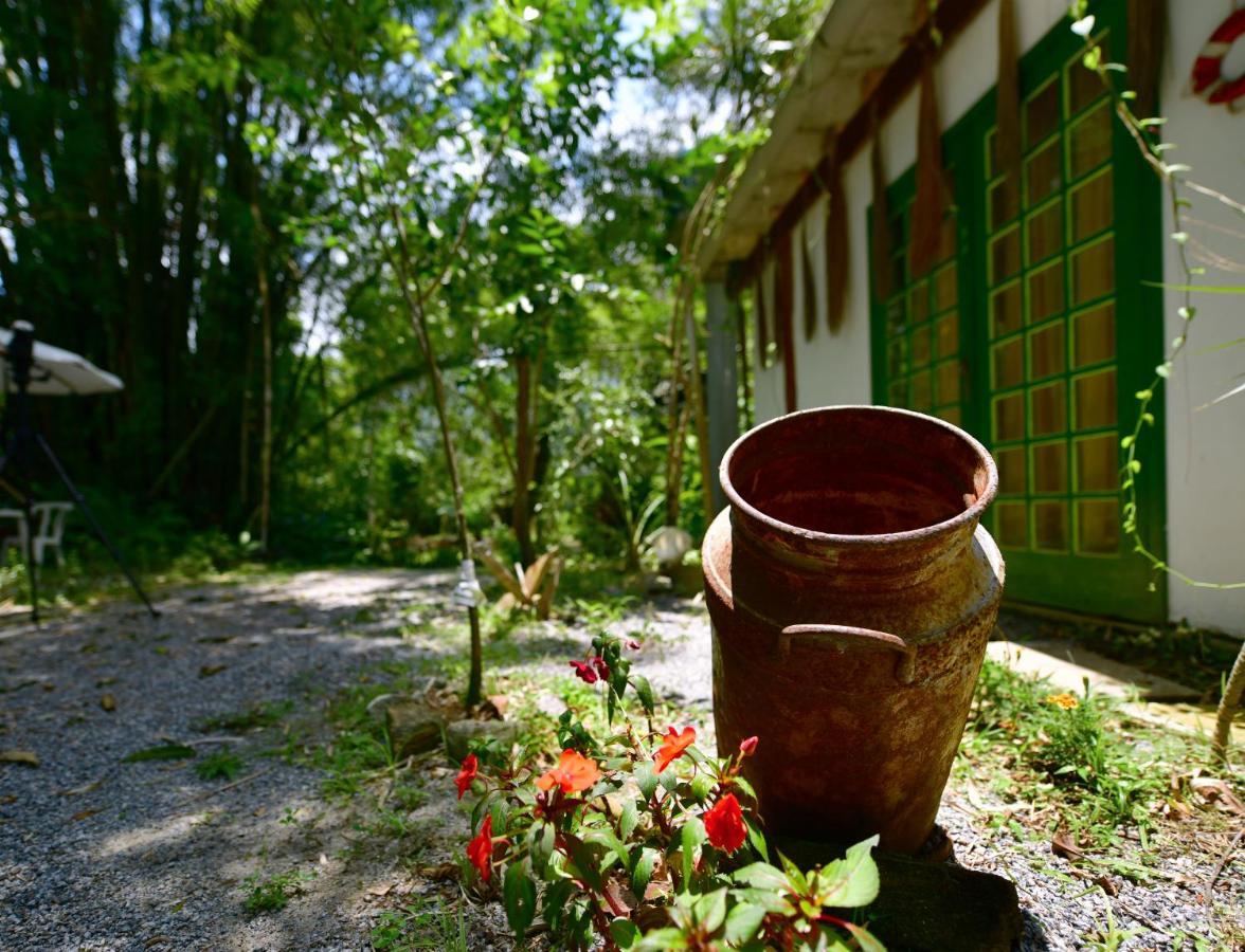Casa A Beira Do Rio Jaguareguava Na Mata Atlantica Em Bertioga Sp Villa Екстериор снимка